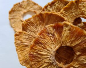 ANANĀSU RIŅĶI, dabīgi žāvēti ZERO WASTE LESS WASTE KUULE.LV BEZIEPAKOJUMA VEIKALS