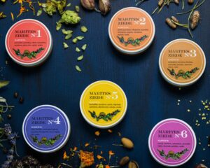 Mārītes zālītes ziede Nr. 1 Nr. 2 Nr. 3 Nr. 4 Nr. 5 Nr. 6 ZERO WASTE LESS WASTE KUULE.LV BEZIEPAKOJUMA VEIKALS