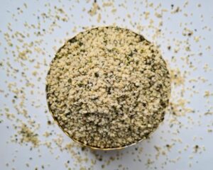 Kaņepju sēklas lobītas ZERO WASTE LESS WASTE KUULE.LV BEZIEPAKOJUMA VEIKALS